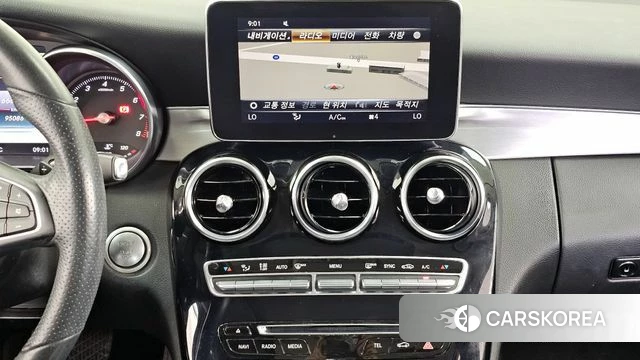 Mercedes-Benz C-Class W205 2018 Белый из Кореи, фото 5