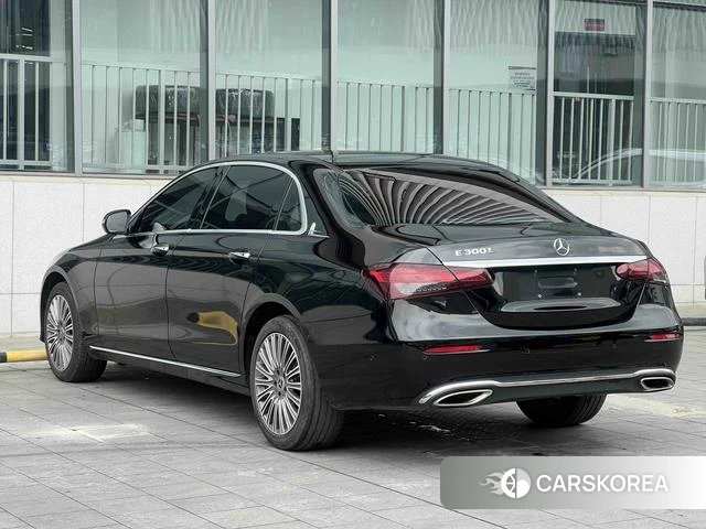 Mercedes-Benz E-class 2023 Черный из Китая, фото 5