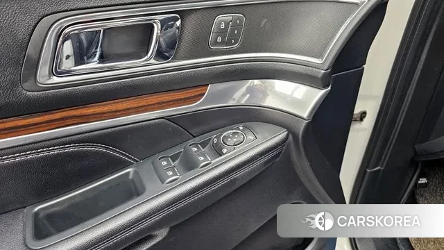 Ford Explorer 2018 Белый из Кореи, фото 5