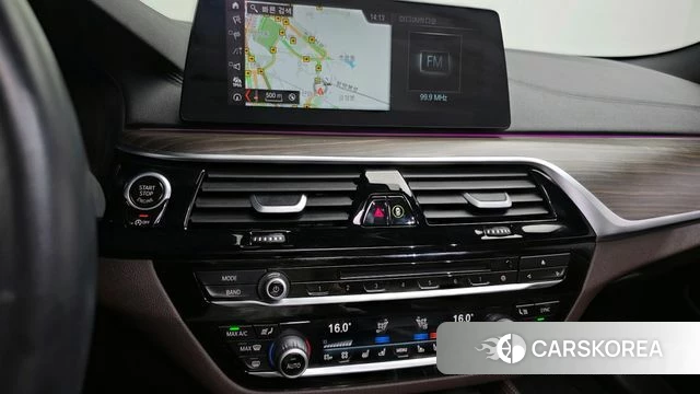 BMW 5 Series (G30) 2018 Серый из Кореи, фото 5