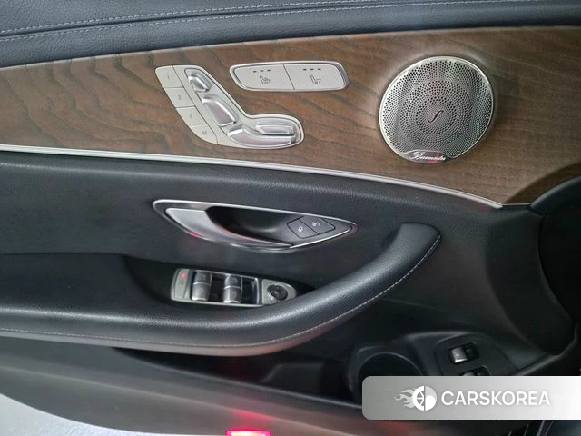 Mercedes-Benz E-Class W213 2021 Серый из Кореи, фото 5