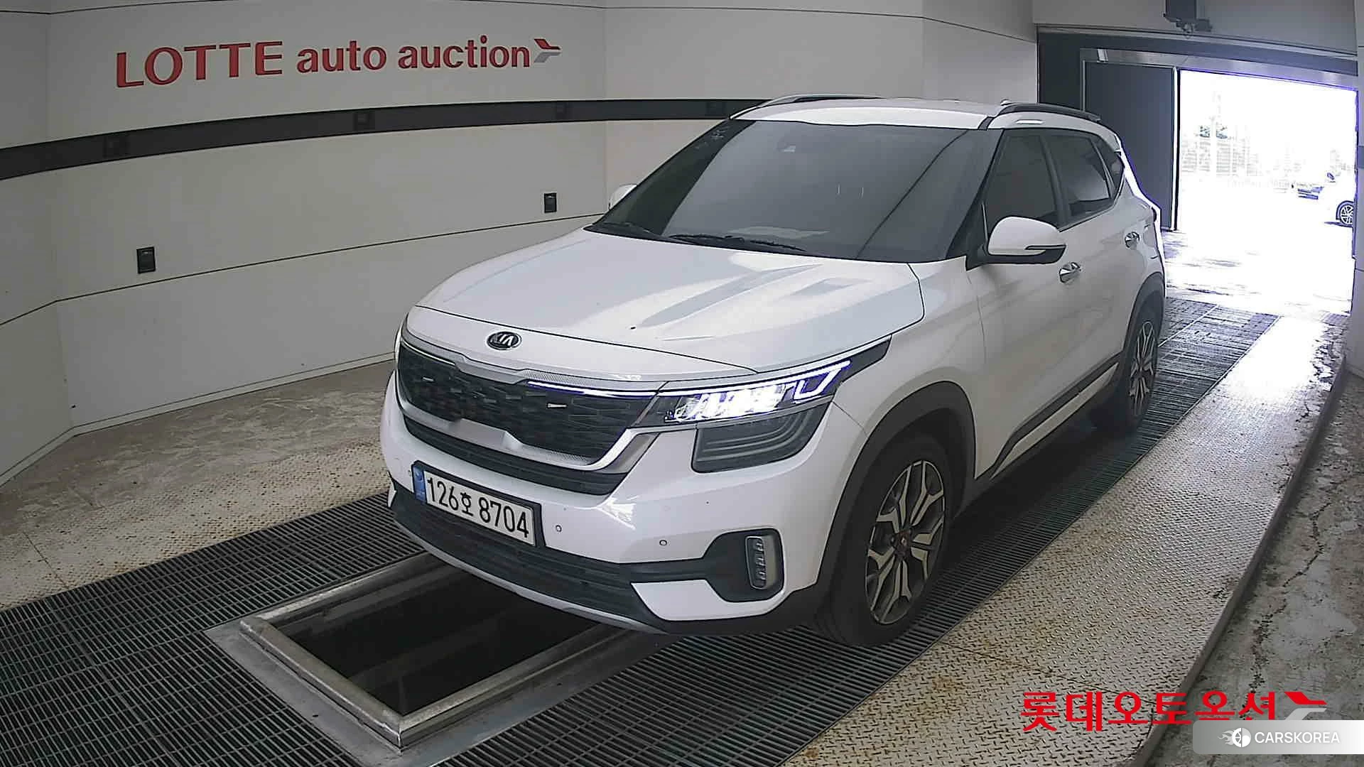 Kia Seltos 2022 Белый из Кореи, фото 5