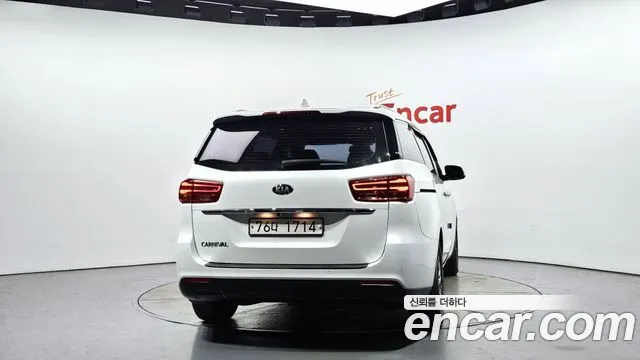 Kia The New Carnival 2019 Белый из Кореи, фото 5