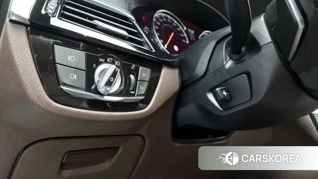 BMW 5 Series (G30) 2018 Белый из Кореи, фото 5