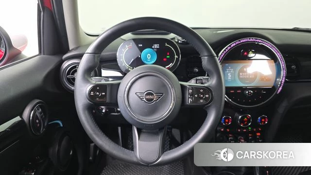 Mini Cooper 2023 Красный из Кореи, фото 5