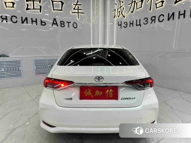 Toyota Corolla 2022 Белый из Китая, фото 5