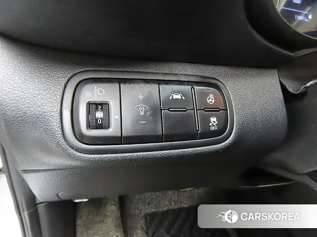 Hyundai Venue 2021 Белый из Кореи, фото 5