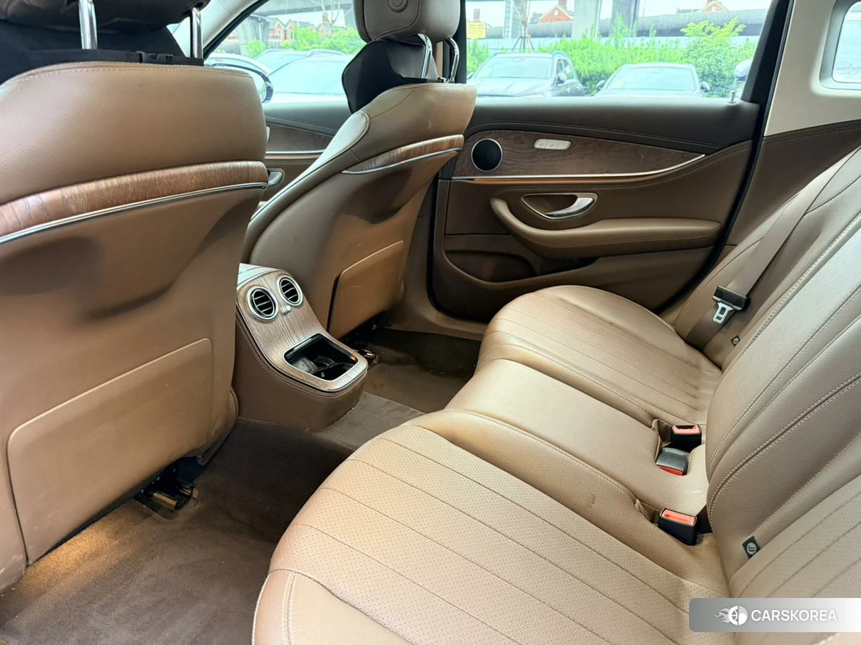 Mercedes-Benz E-class 2022 Черный из Китая, фото 5