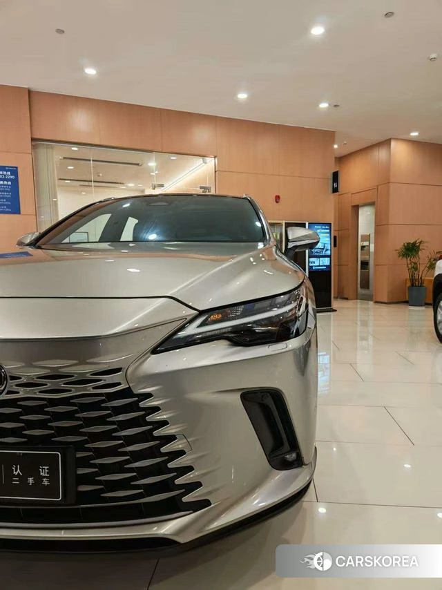 Lexus RX 2023 Серебристо-серый из Китая, фото 5
