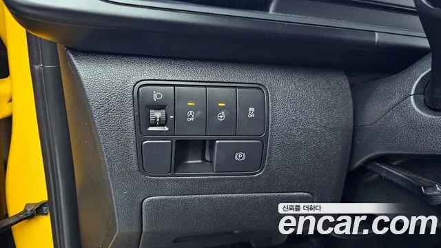 Hyundai Staria 2023 Желтый из Кореи, фото 5