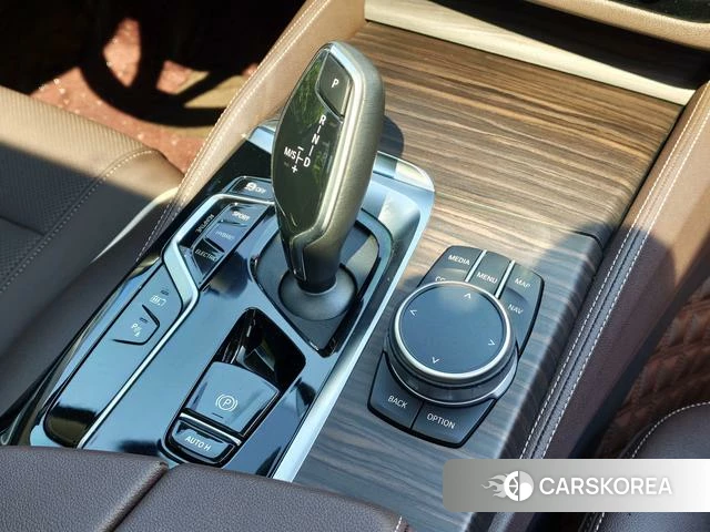 BMW 5 series PHEV 2021 Белый из Китая, фото 5