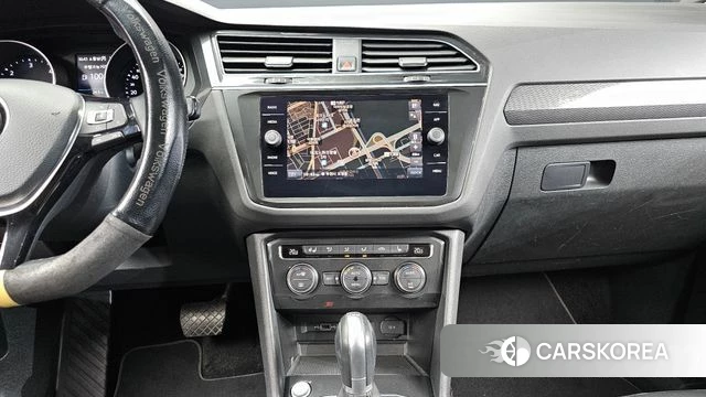 Volkswagen Tiguan second Generation 2018 Белый из Кореи, фото 5