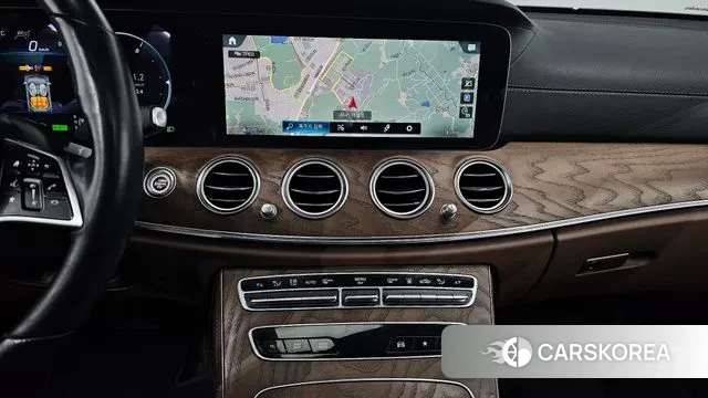 Mercedes-Benz E-Class W213 2021 Белый из Кореи, фото 5