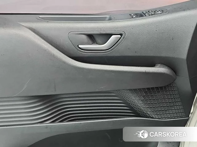 Hyundai Staria 2022 Белый из Кореи, фото 5