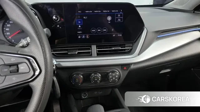 Chevrolet (GM Daewoo) Trax Crossover 2024 Черный из Кореи, фото 5