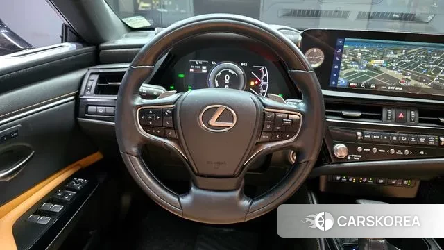 Lexus ES300h 7th generation 2022 Серебряный из Кореи, фото 5