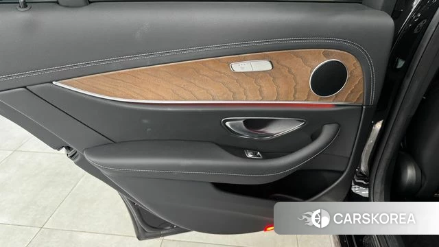 Mercedes-Benz E-Class W213 2021 Черный из Кореи, фото 5