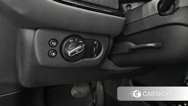 Mini Cooper Clubman 2021 Серебристо-серый из Кореи, фото 5