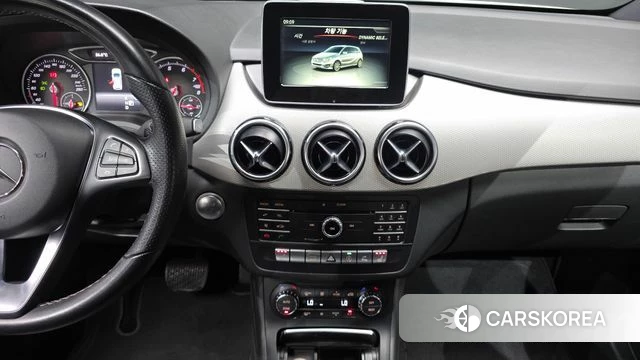 Mercedes-Benz B-Class W246 2018 Белый из Кореи, фото 5