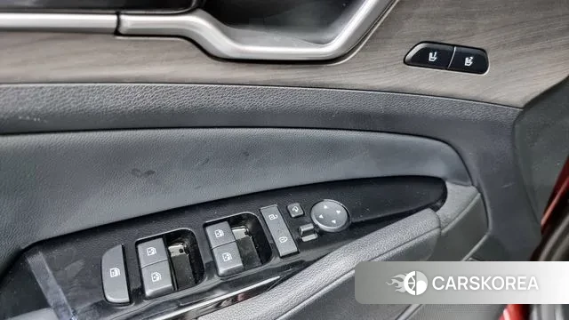 Kia Sportage 5th Generation Hybrid 2023 Красный из Кореи, фото 5