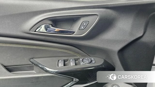 Chevrolet (GM Daewoo) Trax Crossover 2024 Белый из Кореи, фото 5