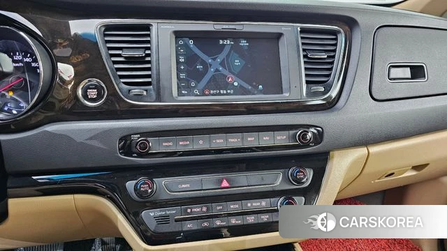 Kia The New Carnival 2018 Белый из Кореи, фото 5
