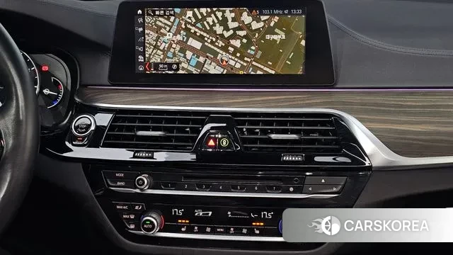 BMW 5 Series (G30) 2019 Белый из Кореи, фото 5