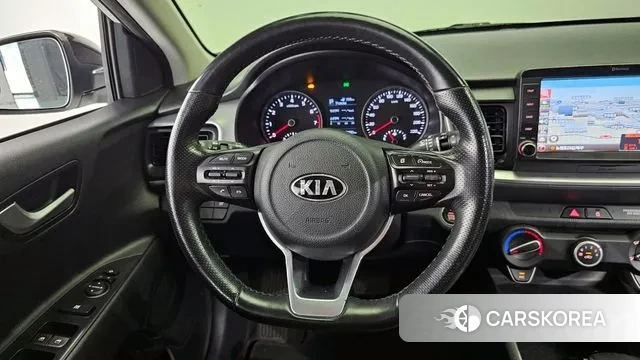 Kia Stonic 2018 Белый из Кореи, фото 5