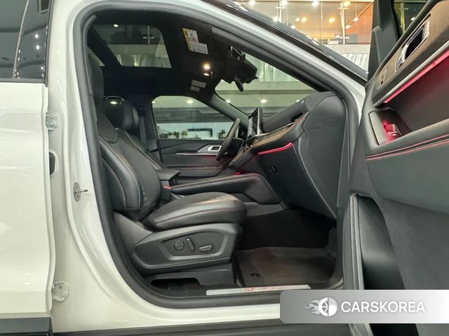 Ford Explorer 6th Generation 2025 Белый из Кореи, фото 5