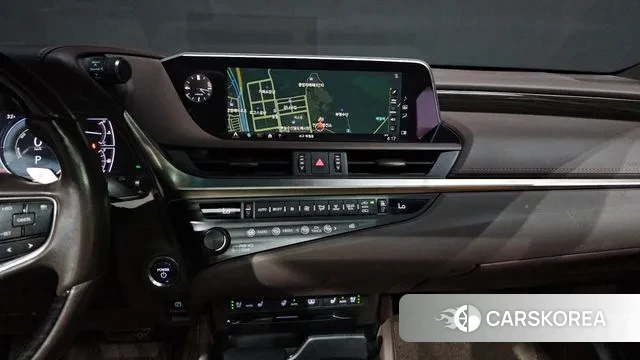 Lexus ES300h 7th generation 2019 Серебряный из Кореи, фото 5