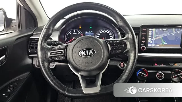 Kia Stonic 2018 Белый из Кореи, фото 5