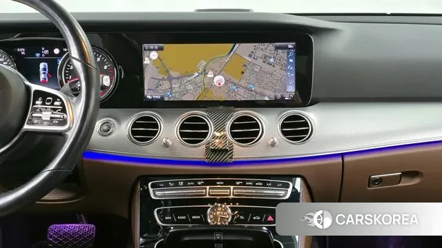 Mercedes-Benz E-Class W213 2018 Серый из Кореи, фото 5