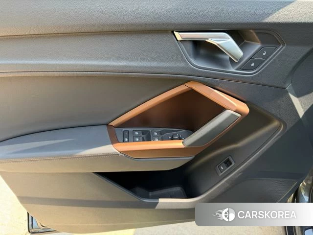 Audi Q3 2022 Темно-серый из Китая, фото 5