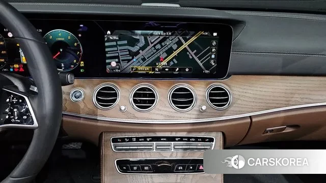 Mercedes-Benz E-Class W213 2023 Белый из Кореи, фото 5