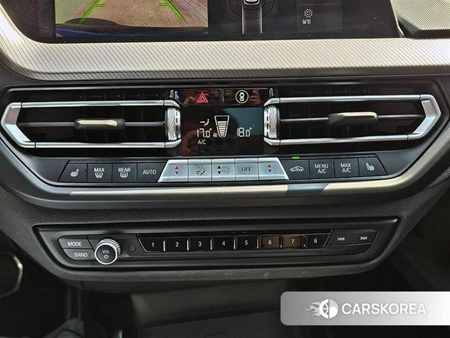 BMW 1 Series (F40) 2023 Черный из Кореи, фото 5