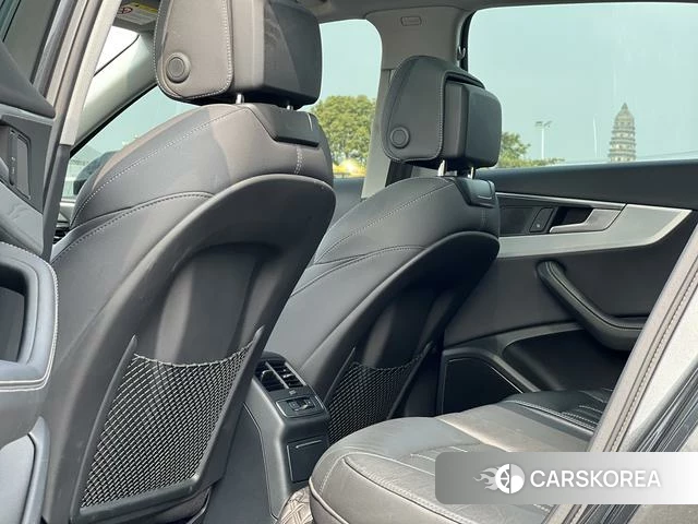 Audi A4L 2022 Темно-серый из Китая, фото 5