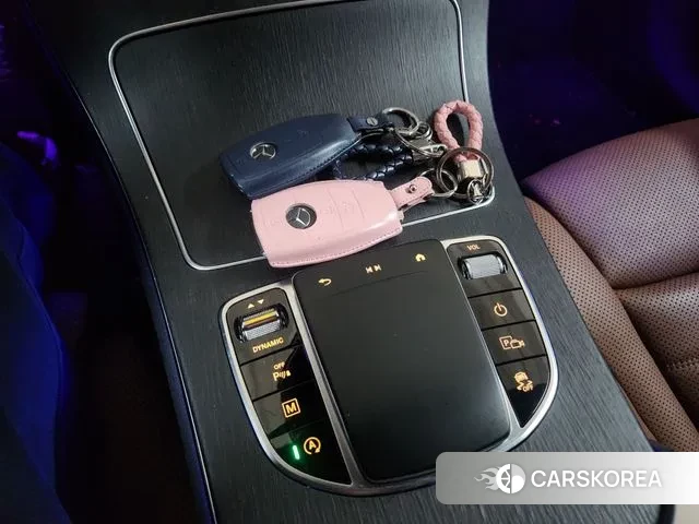 Mercedes-Benz GLC-Class X253 2023 Белый из Кореи, фото 5