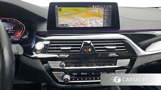 BMW 5 Series (G30) 2020 Белый из Кореи, фото 5