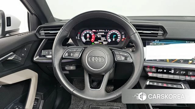 Audi A3 (8Y) 2023 Белый из Кореи, фото 5