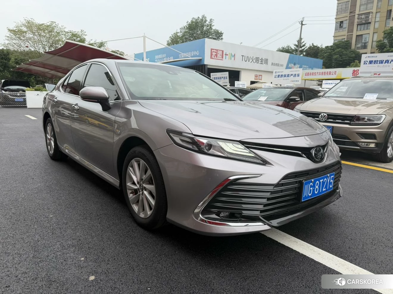 Toyota Camry 2023 Серебристо-серый из Китая, фото 5