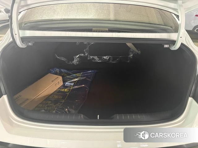 Hyundai The New Avante Hybrid (CN7) 2026 Белый из Кореи, фото 5