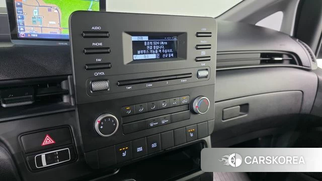 Hyundai Staria 2022 Белый из Кореи, фото 5