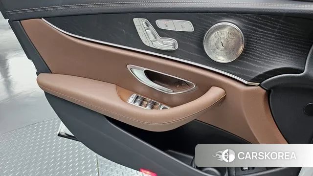 Mercedes-Benz E-Class W213 2022 Белый из Кореи, фото 5