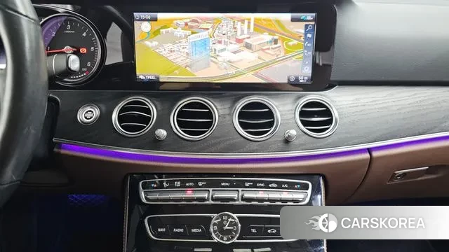 Mercedes-Benz E-Class W213 2020 Белый из Кореи, фото 5