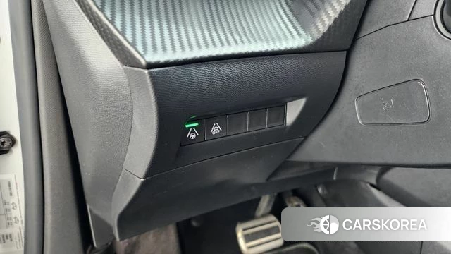 Peugeot e-2008 second generation 2022 Белый из Кореи, фото 5