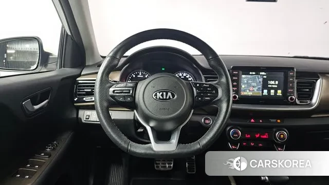 Kia Stonic 2018 Белый из Кореи, фото 5