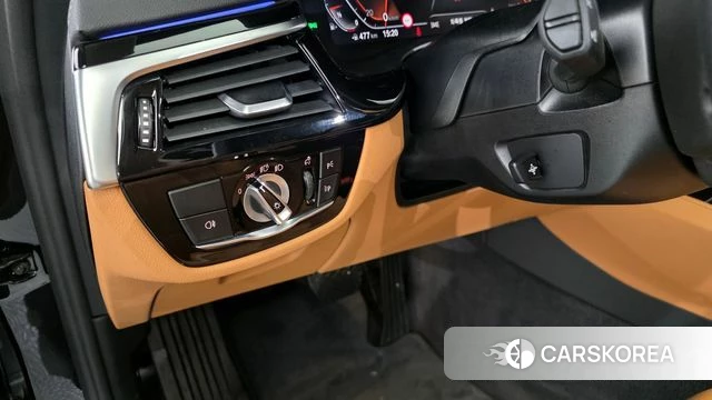 BMW 5 Series (G30) 2021 Черный из Кореи, фото 5