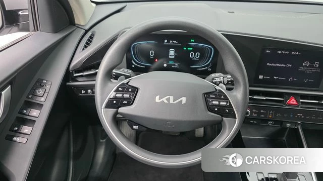 Kia Di Ol Nu Niro 2024 Серебристо-серый из Кореи, фото 5