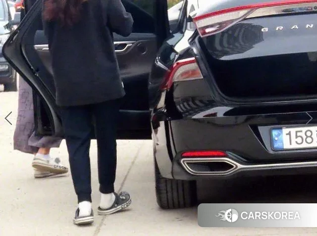 Kia EV6 2023 Черный из Кореи, фото 5