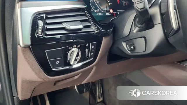 BMW 5 Series (G30) 2021 Серый из Кореи, фото 5